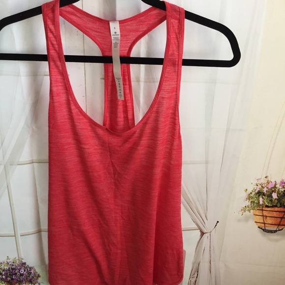 NWT HLUS RED LULULEMON 105 SINGLET TANK - 2 4 6 - Picture 4 of 8
